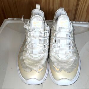 Women’s Nike sneakers